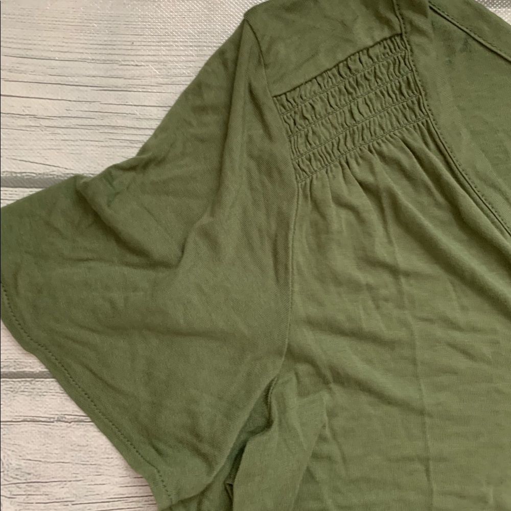 Old Navy-Olive green top-medium tall - Picture 7 of 8
